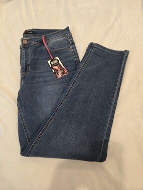 Women’s Skinny High-Rise Jeans in Dark Blue by (no brand) 0052